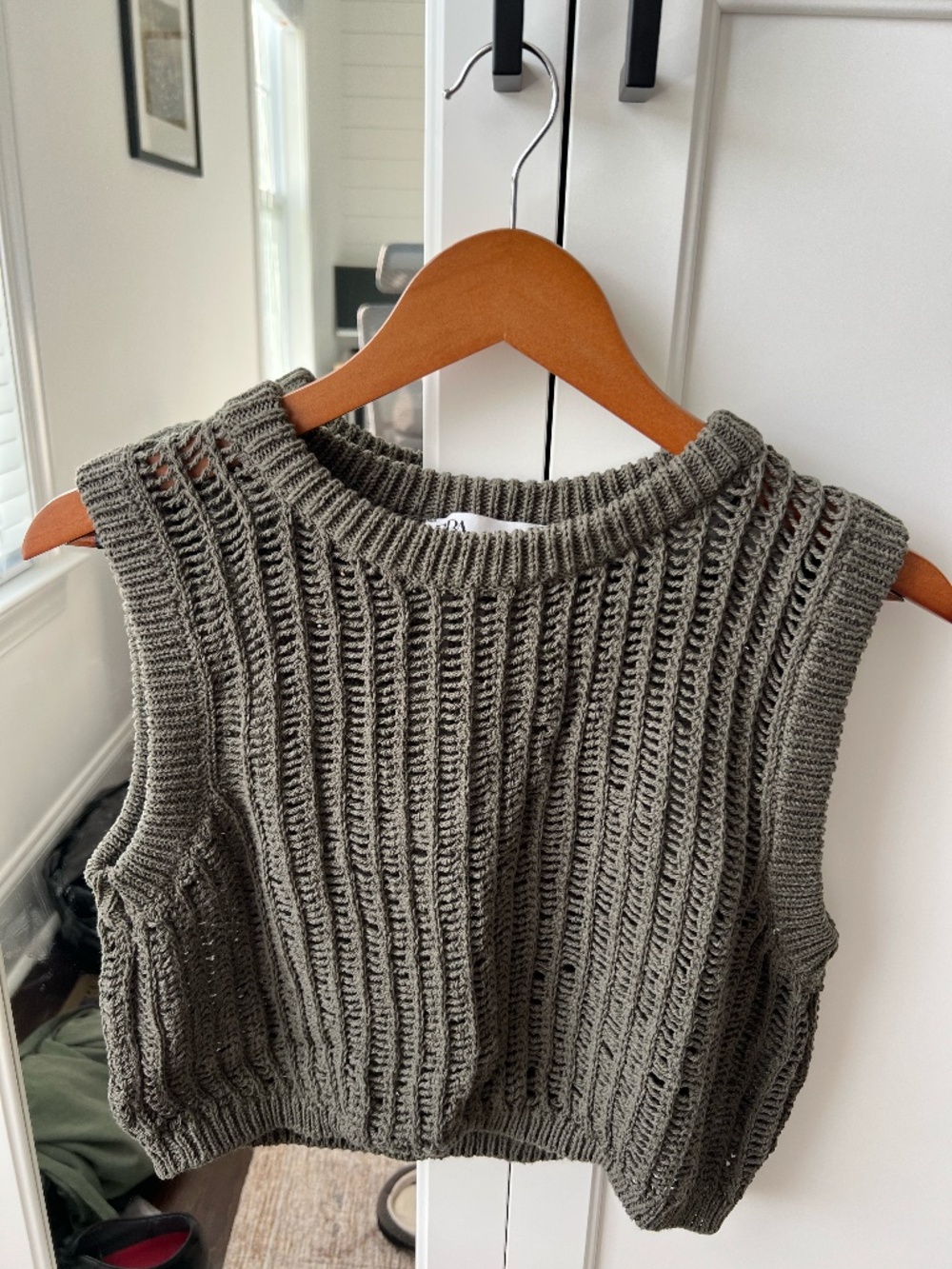 ZARA Olive Green Open Knit Cropped Sweater Vest Size L